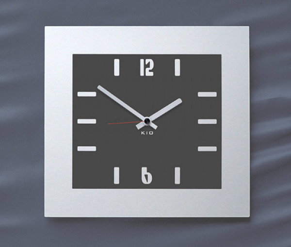 AVANGARD -- DESIGN WANDUHR  QUARZUHR MODERN