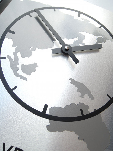 Uhr, Detailansicht, Zeitzonen,Weltzeit,wanduhr, silber, modern,ohne ticken,xl