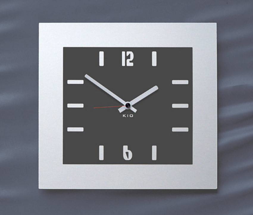 AVANGARD -- DESIGN WANDUHR  QUARZUHR MODERN